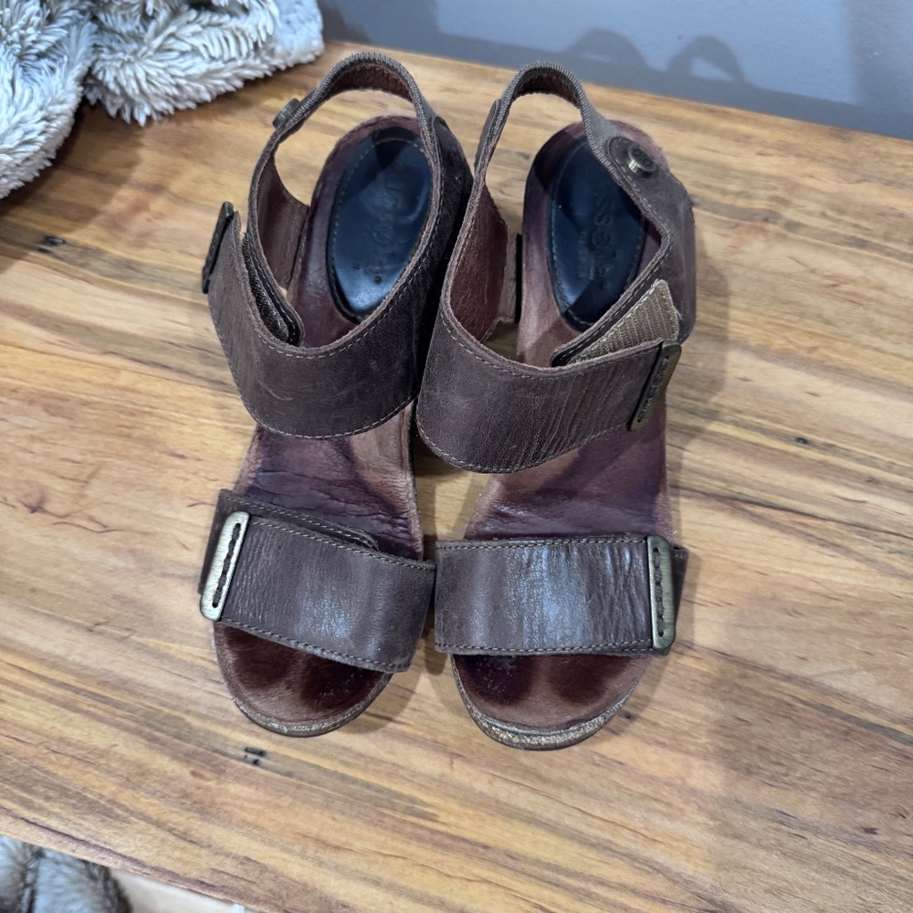 Adjustable Strap Wedge Sandals